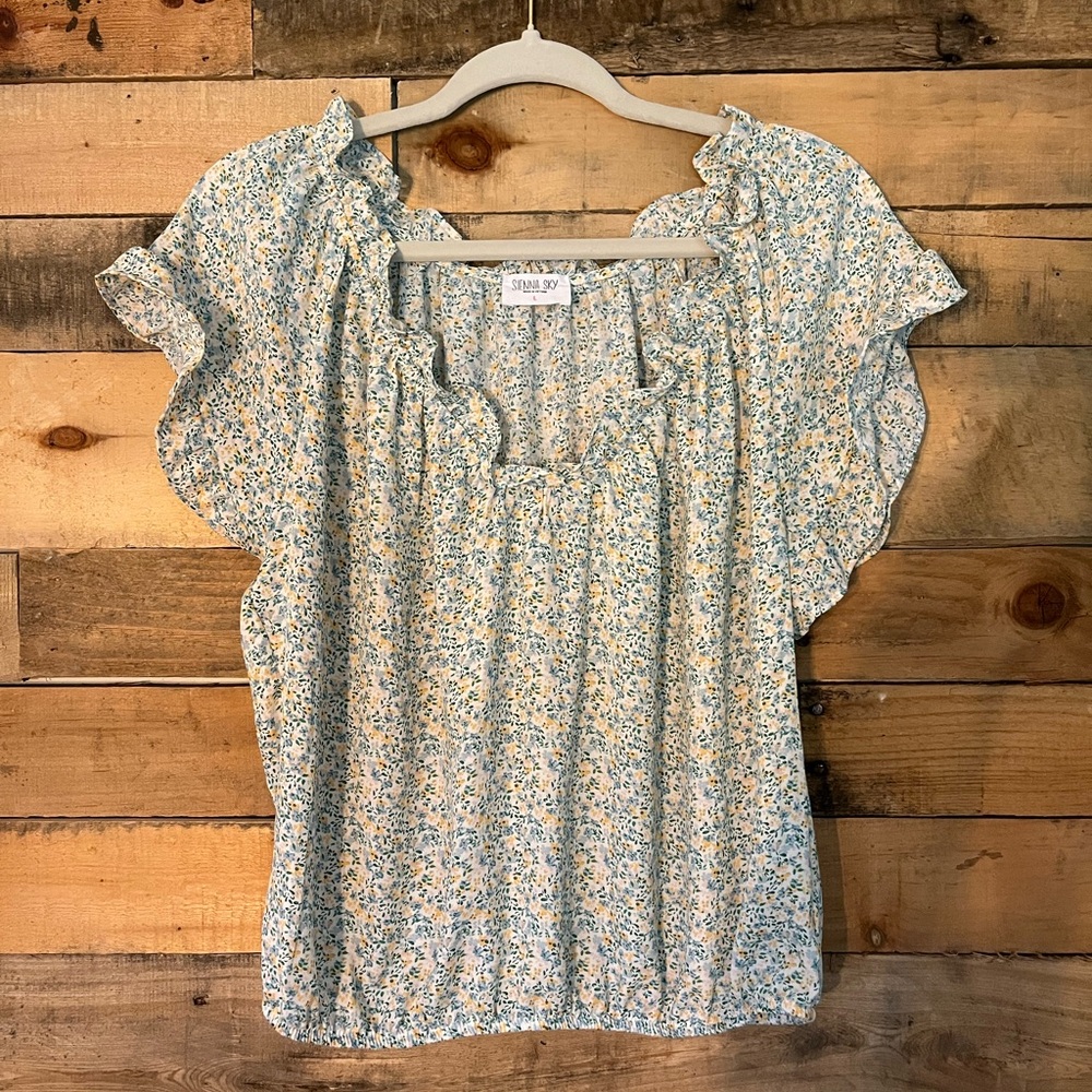 Feminine Sienna Sky blouse, size Large